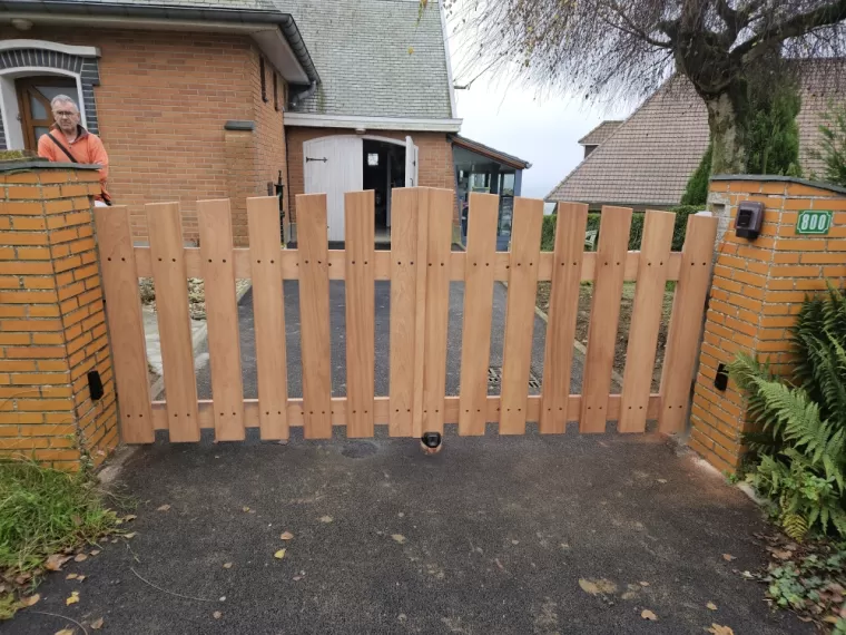  Fabrication sur mesure pour vos portails en bois
