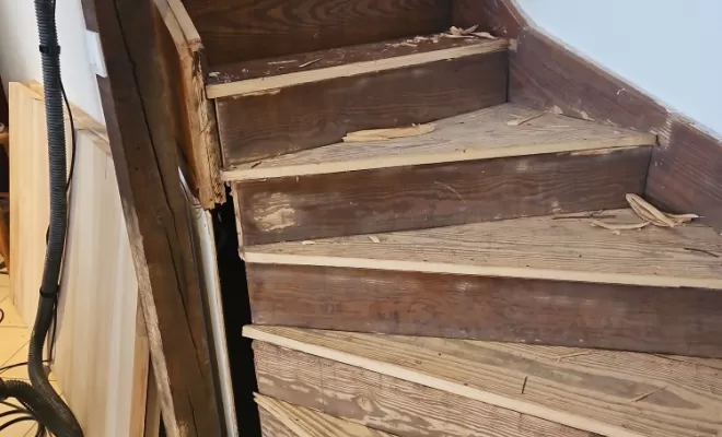 Renovation escalier en bois Wormhout (avant) 