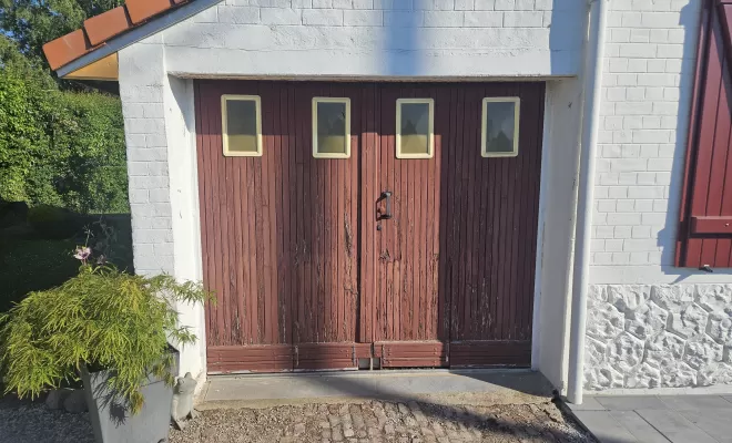 Changement de menuiserie PVC et porte de garage en bois avec Menuiserie Casseloise, Hazebrouck, Menuiserie Casseloise